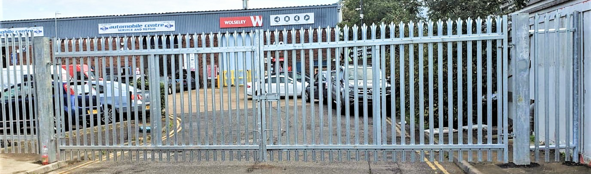 COMMERCIAL GATES