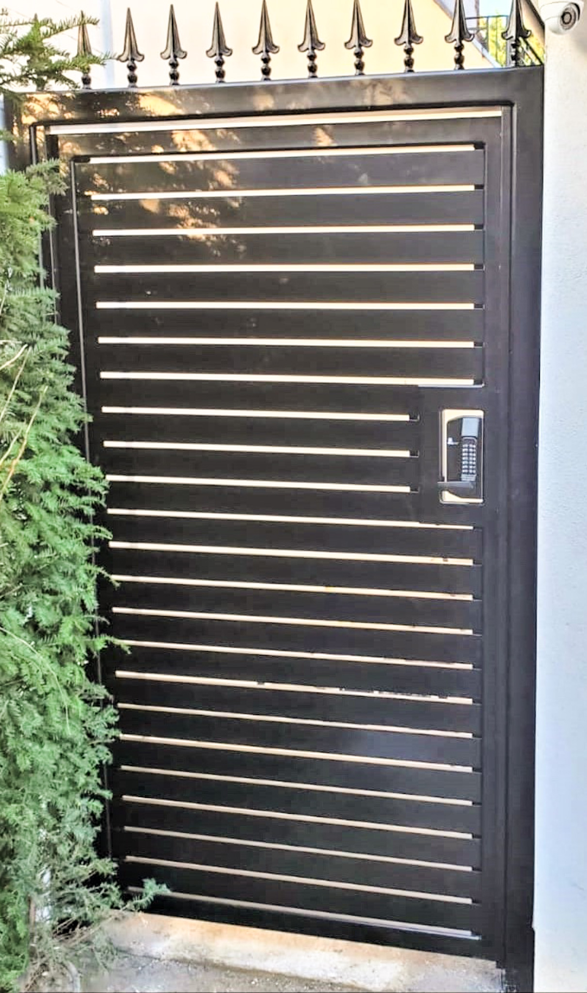 BAR GRILLE DOORS Security gates R Us London