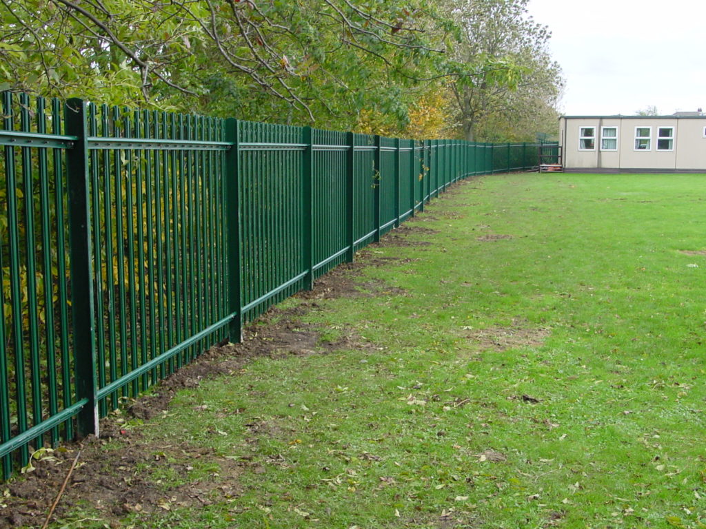 rounded-palisade-fencing